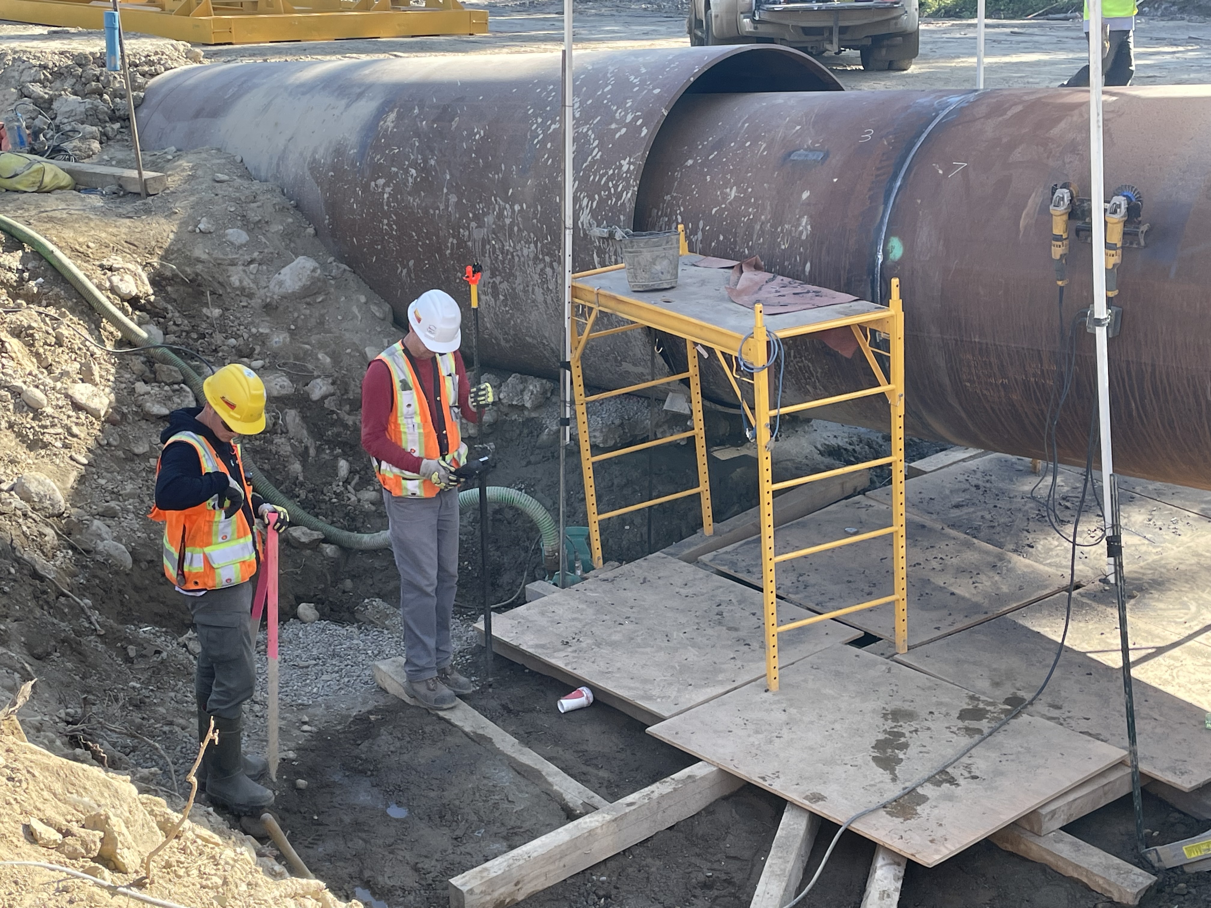 Pipeline casing adjustment