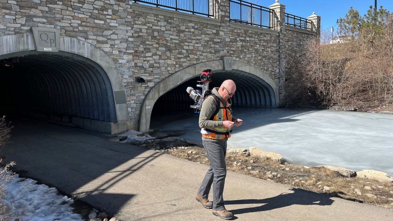 Scanning pathway with mobile LiDAR